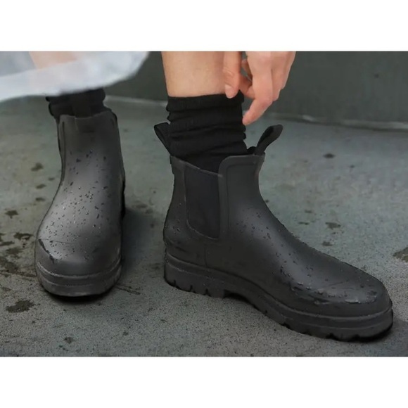 NEW Everlane The Rain Boot 11 Black Ankle Slip Resistant Comfort Rubber Lug Sole - Picture 2 of 15